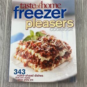 Reader's Digest Taste of Home: Freezer Pleasers Cookbook